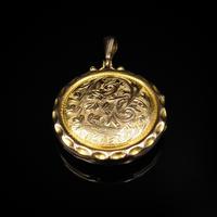 Antique 9ct Yellow Gold Engraved Fancy Round Photo Locket Pendant (3 of 10) Antique 9ct Yellow Gold Engraved Fancy Round Photo Locket Pendant (3 of 10)