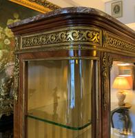 Exceptional 19th Century French Kingwood Parquetry Gilt Metal Vitrine Display Cabinet (11 of 17) Exceptional 19th Century French Kingwood Parquetry Gilt Metal Vitrine Display Cabinet (11 of 17)