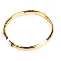 A Late 20th Century 9ct Gold Etruscan Style Hinged Bangle (3 of 4) A Late 20th Century 9ct Gold Etruscan Style Hinged Bangle (3 of 4)