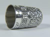 Victorian Charles Horner Solid Silver Thimble (5 of 6) Victorian Charles Horner Solid Silver Thimble (5 of 6)