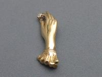 9ct gold and diamond hand brooch (5 of 5) 9ct gold and diamond hand brooch (5 of 5)