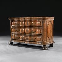 Rare Early 18th Century Franco-Flemish Oak Serpentine Fronted Commode (3 of 11) Rare Early 18th Century Franco-Flemish Oak Serpentine Fronted Commode (3 of 11)