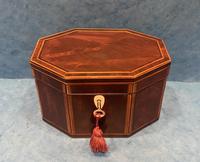 Georgian Hexagonal Mahogany Twin Section Tea Caddy with Inlay (16 of 18) Georgian Hexagonal Mahogany Twin Section Tea Caddy with Inlay (16 of 18)