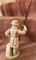Rare Royal Worcester Porcelain Figure – Beefeater 'Shape No: 1362', by James Hadley Dated 1892 (4 of 6) Rare Royal Worcester Porcelain Figure – Beefeater 'Shape No: 1362', by James Hadley Dated 1892 (4 of 6)