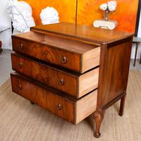 Walnut Chest of Drawers Queen Anne Style c.1920 (7 of 11) Walnut Chest of Drawers Queen Anne Style c.1920 (7 of 11)