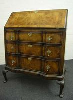 Antique Queen Anne Design Walnut Bureau (3 of 9) Antique Queen Anne Design Walnut Bureau (3 of 9)