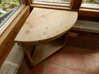 Corner table, side table, pine, Shoolbred. (2 of 5) Corner table, side table, pine, Shoolbred. (2 of 5)