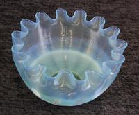 Antique Vaseline Stevens Williams Glass Finger Bowl (2 of 5) Antique Vaseline Stevens Williams Glass Finger Bowl (2 of 5)