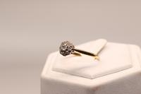 18ct Gold & Diamond Ring, size O, weighing 2.0g (2 of 6) 18ct Gold & Diamond Ring, size O, weighing 2.0g (2 of 6)
