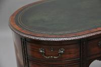 Superb Quality Edwardian Mahogany Kidney Shaped Desk (3 of 12) Superb Quality Edwardian Mahogany Kidney Shaped Desk (3 of 12)
