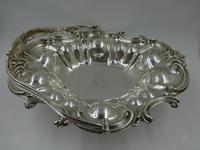 Fine Early Victorian Silver Swing Handle Basket by Benjamin Smith II London 1840 (2 of 10) Fine Early Victorian Silver Swing Handle Basket by Benjamin Smith II London 1840 (2 of 10)