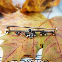 Victorian Diamond Floral Star Bar Brooch in 9ct Gold and Silver (6 of 7) Victorian Diamond Floral Star Bar Brooch in 9ct Gold and Silver (6 of 7)