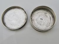 Beautiful Small Round George III Silver Patch Box Joseph Taylor Birmingham c1805 (5 of 7) Beautiful Small Round George III Silver Patch Box Joseph Taylor Birmingham c1805 (5 of 7)