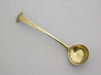 George III Silver Gilt Onslow Pattern Salt Spoon by Thomas Wallis, London c.1780 (4 of 9) George III Silver Gilt Onslow Pattern Salt Spoon by Thomas Wallis, London c.1780 (4 of 9)