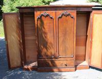 1900s Large 3 Door Mahogany Wardrobe with Slides (2 of 4) 1900s Large 3 Door Mahogany Wardrobe with Slides (2 of 4)