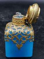 Old Palais Royal Blue Opaline Glass Perfume Bottle with a Miniature of Paris (4 of 6) Old Palais Royal Blue Opaline Glass Perfume Bottle with a Miniature of Paris (4 of 6)