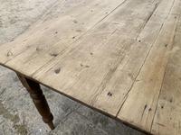 Large Antique Pine Farmhouse Table on Turned Legs (17 of 19) Large Antique Pine Farmhouse Table on Turned Legs (17 of 19)