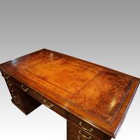 Edwardian Mahogany Large Pedestal Desk (9 of 13) Edwardian Mahogany Large Pedestal Desk (9 of 13)