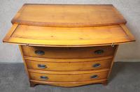 Yew Wood Bow Front Chest of Drawers / Reprodux Bevan Funnel (6 of 10) Yew Wood Bow Front Chest of Drawers / Reprodux Bevan Funnel (6 of 10)
