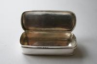 Solid Silver Box with Agate Decoration on Lid c.1902 (3 of 3) Solid Silver Box with Agate Decoration on Lid c.1902 (3 of 3)