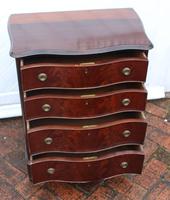 1900's Quality Mahogany Serpentine Chest Drawers + Flame Veneer on Bracket feet (2 of 4) 1900's Quality Mahogany Serpentine Chest Drawers + Flame Veneer on Bracket feet (2 of 4)