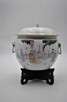 Chinese Famille Rose Pot with Lid and Stand (4 of 8) Chinese Famille Rose Pot with Lid and Stand (4 of 8)