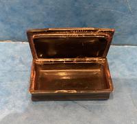 Victorian Horn & Tortoiseshell Snuff Box with Silver Inlay (14 of 16) Victorian Horn & Tortoiseshell Snuff Box with Silver Inlay (14 of 16)