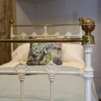 Antique White Decorative Brass & Iron Victorian Single Bedstead (6 of 7) Antique White Decorative Brass & Iron Victorian Single Bedstead (6 of 7)