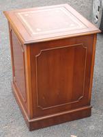 1960s Mahogany Small Filing Cabinet with Tan Leather Top (4 of 5) 1960s Mahogany Small Filing Cabinet with Tan Leather Top (4 of 5)