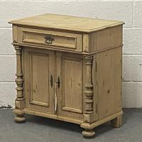 Attractive Old Pine Cupboard (3 of 4) Attractive Old Pine Cupboard (3 of 4)