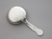 Victorian Silver 'Frying Pan' Caddy Spoon by Hilliard & Thomason, Birmingham, 1875 (9 of 10) Victorian Silver 'Frying Pan' Caddy Spoon by Hilliard & Thomason, Birmingham, 1875 (9 of 10)