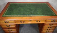 Large Yew Twin Pedestal Leather Top Desk (5 of 10) Large Yew Twin Pedestal Leather Top Desk (5 of 10)
