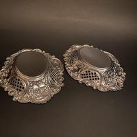 Pair of Flat Silver Swags Flowers & Grille Bon Bon Dishes (5 of 7) Pair of Flat Silver Swags Flowers & Grille Bon Bon Dishes (5 of 7)