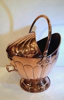 19th Century Polished Copper Helmet Coal Scuttle (4 of 4) 19th Century Polished Copper Helmet Coal Scuttle (4 of 4)
