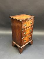 Georgian Revival Walnut Small Chest (8 of 11) Georgian Revival Walnut Small Chest (8 of 11)