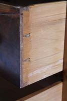 Small Victorian Mahogany Chest of Drawers / Commode (6 of 13) Small Victorian Mahogany Chest of Drawers / Commode (6 of 13)