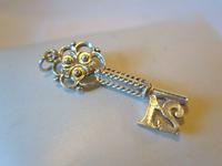 Vintage Silver Ladies Bracelet Charm 1960s 21st Birthday Key Set With Faux Rubies (4 of 5) Vintage Silver Ladies Bracelet Charm 1960s 21st Birthday Key Set With Faux Rubies (4 of 5)