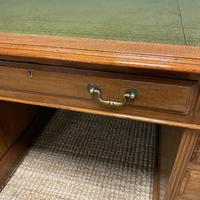 Superb Quality Large Edwardian Walnut Antique Office Desk (2 of 7) Superb Quality Large Edwardian Walnut Antique Office Desk (2 of 7)