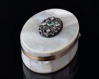 Art Deco Diamond and Emerald snuff box, 18ct gold, Mother of Pearl (6 of 14) Art Deco Diamond and Emerald snuff box, 18ct gold, Mother of Pearl (6 of 14)