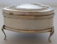 1909 Hallmarked Silver Love Heart Pill Earring Jewellery Box Arts & Crafts (6 of 10) 1909 Hallmarked Silver Love Heart Pill Earring Jewellery Box Arts & Crafts (6 of 10)