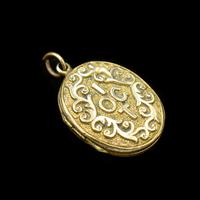 Antique 'IOGT' Rolled Gold Double Sided Engraved Oval Photo Locket Pendant (2 of 9) Antique 'IOGT' Rolled Gold Double Sided Engraved Oval Photo Locket Pendant (2 of 9)