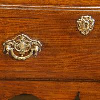 Fine George III Oak Cabriole Leg Dresser (3 of 8) Fine George III Oak Cabriole Leg Dresser (3 of 8)