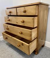 Antique Victorian Pine Chest of Drawers with Key (14 of 15) Antique Victorian Pine Chest of Drawers with Key (14 of 15)