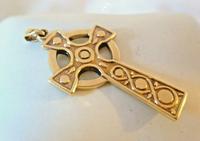9ct Gold Large Celtic Cross Religious Pendant 2002 London 4.5cm Length 7.1 Grams (3 of 11) 9ct Gold Large Celtic Cross Religious Pendant 2002 London 4.5cm Length 7.1 Grams (3 of 11)