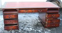 1960s Large Mahogany Pedestal Desk with Red Leather Top inset (3 of 4) 1960s Large Mahogany Pedestal Desk with Red Leather Top inset (3 of 4)