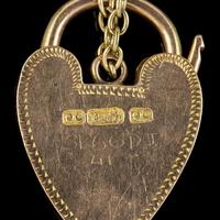 Antique Victorian Curb Bracelet 9ct Gold Heart Padlock c.1900 (2 of 4) Antique Victorian Curb Bracelet 9ct Gold Heart Padlock c.1900 (2 of 4)