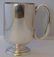 1928 Walker & Hall Hallmarked Solid Silver Christening Mug Tankard Gift Boxed (9 of 9) 1928 Walker & Hall Hallmarked Solid Silver Christening Mug Tankard Gift Boxed (9 of 9)