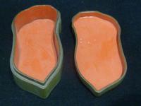Beautiful Meiji Period Small Japanese Pea Pod & Insect Lacquer Box (5 of 5) Beautiful Meiji Period Small Japanese Pea Pod & Insect Lacquer Box (5 of 5)