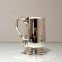 Early 20th Century Modern George V Sterling Silver Pint Mug Birmingham 1934 Elkington & Co (2 of 7) Early 20th Century Modern George V Sterling Silver Pint Mug Birmingham 1934 Elkington & Co (2 of 7)