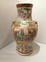 A fine pair of quality 19th century Cantonese vases (10 of 10) A fine pair of quality 19th century Cantonese vases (10 of 10)